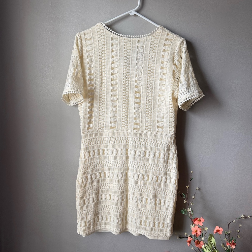H&M Ivory Lace Dress – Size 14 (Fits Like Medium)
